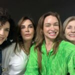 Dora Mazzone Instagram – En la ultima foto estamos casi normales… 
😂😂😂😂

Nada mejor que disfrutar entre amigos de una noche de copas, anécdotas, salsa de salchicha siciliana, antología teatral y un tiktok!

#diversidad #pluralidad #versatilidad

¿Qué les parece este grupete?