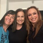 Dora Mazzone Instagram – ¿Encuentra qué tienen en común esta secuencia de fotos?…. 📸 

Los leemos 👇 

Lo único que les puedo decir es que por mi casa: Zuassssss se fue la luz 💡…
(Pista)
😂😂😂😂😂😂😂

¡Muy pronto buenas noticias con este gentío que está aquí!

#humor #venezuela #arte #cultura #entretenimineto #cine