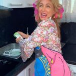 Dora Mazzone Instagram – A veces lo que es perfecto para ellos para nosotras no lo es 😫

Y si me compran que me lleven con mi lavaplatos Vale 😉

¡Vale contigo para todo!

@valehogarvzla