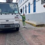 Dora Mazzone Instagram - ¡Gente de cine venezolano! 🎬🇻🇪 Esta semana nos dedicamos a hacer una de las cosas que más nos gusta hacer: CINE 🇻🇪 Y en esta ocasión de la mano de @soymariale y todo un equipazo de profesionales de la industria. En Venezuela hemos hecho películas inolvidables que han ganado premios en festivales nacionales e internacionales. Y que además han gozado del disfrute del publico en general! Hacer cine en nuestro país es más apasionante que complicado y es tan divertido y entretenido que nos alegramos muchísimo cuando alguien toma la iniciativa de hacer una película nuestra 🍿 Nuestra querida María Alejandra Martín realizó un guión a 6 manos junto destacados escritores entre ellos @roncayolomalena y @thaelmanurgelles Y nada más el título ya es muy ocurrente y criollo. #zuassefuelaluz Ahora estamos filmando el #teaser con el que vamos a trabajar para cumplir con otro de los requisitos para el desarrollo del proyecto: conseguir el financiamiento 🤑 Para eso, el equipo de producción junto a la directora están trabajando para lograr las alianzas y el esquema de inversión! Por ahora el cartel ya vende: 😄 @macarelo297 (Mary Carmen Regueiro) @doramazzone @emilioloveraof ( Emilio Lovera) @taniasarabia (Tania Sarabia) @rpadillarequena (Rolando Padilla) @amilcar13rivero ( Amilcar Rivero) @luigisciamanna (Luigi Sciamnna) @charlylocote @claudiamercedesrojas ( Claudia Rojas) @esalansuarez (Alan Suárez) @soymariale Y todo un equipo técnico de primera línea y muy VENEZOLANO 🇻🇪🇻🇪🇻🇪 yessssss!!!! Ni hablar del equipo de siempre que ya es familia: @rharcaya @francisnovoa_ y @oscarreinaldo.escobar (Vestuario, maquillaje) En Barquisimeto la hemos pasado genial con las atenciones y los servicios pero en especial con el calor humano y la alegría de la gente! Nos hicieron sentir EN CASA tanto en el hotel @ecoboutiqueplazahotel como en el colegio de abogados frente a la plaza Jacinto Lara Mención aparte la bellísima gente de @cielo.ccs y @cieucab que se unieron al proyecto de manera súper profesional y apasionante! Trabajaremos juntos!!!! #ahmundo #naguará #naguara ¡Pronto les contaremos más!