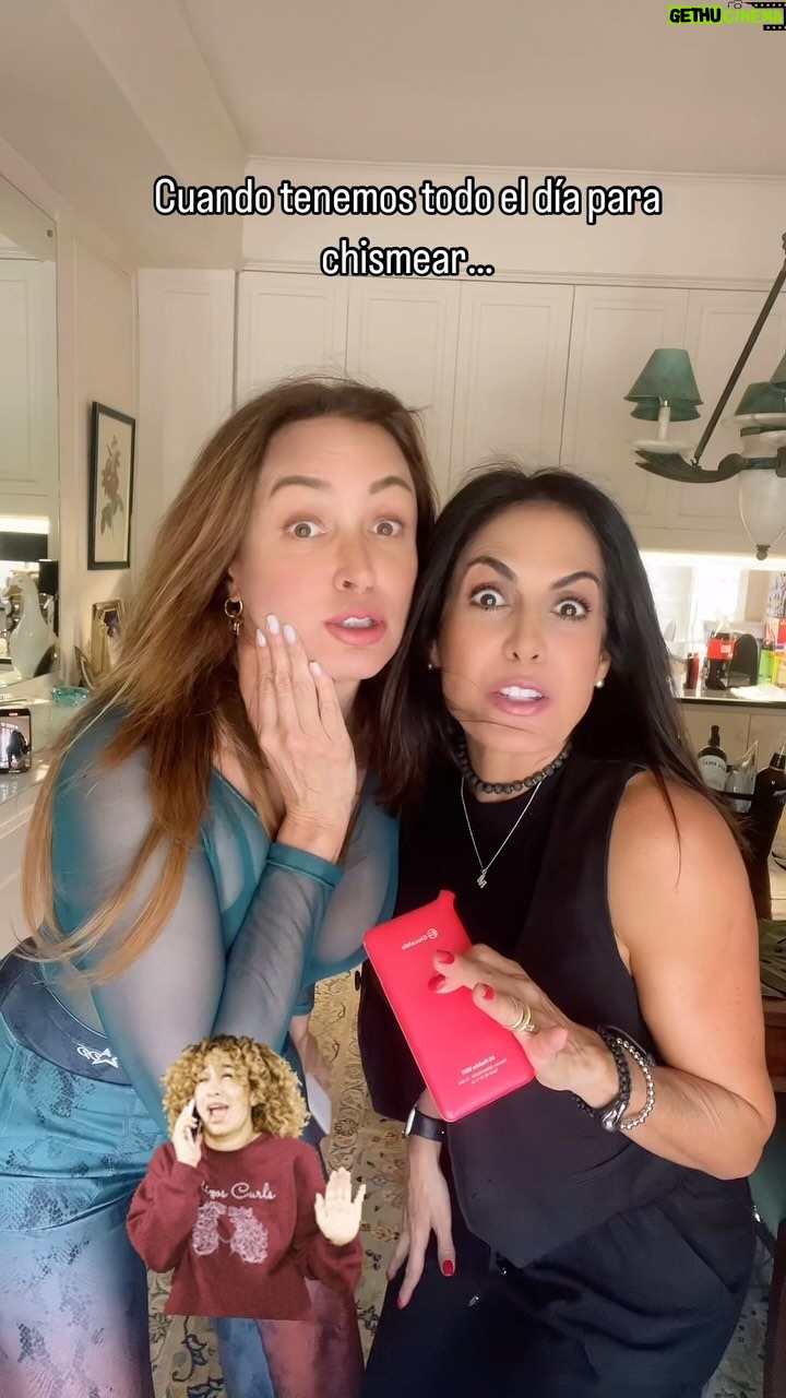 Dora Mazzone - 42.4K Likes - Aquí…en nuestro deporte favorito…. 🫣🤫🤐
Y jamás nos quedamos con el chisme incompleto porque siempre tenemos Internet..🛜 😂😂😂
#siempremeenterodeloquenodebo #chismosas
@uzmostore