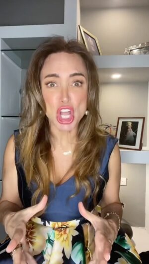 Dora Mazzone Instagram - Comer en Venezuela 🇻🇪 VS comer en otro lado…
Somos así…. 

Un poco de broma para antes de dormir 😴 

La voz del comediante venezolano  @elgeorgeharris 

Siguem estoy montando que en mis otras plataformas digitales para más entretenimiento y diversión !
Buenas noches mi gente querida que tengan dulces sueños y descanso reparador… Hasta mañana 🌙😘😴💤 

#doramazzone #sonrieantesdedormir