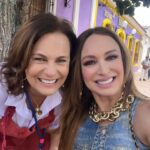 Dora Mazzone Instagram - ¡Gente de cine venezolano! 🎬🇻🇪 Esta semana nos dedicamos a hacer una de las cosas que más nos gusta hacer: CINE 🇻🇪 Y en esta ocasión de la mano de @soymariale y todo un equipazo de profesionales de la industria. En Venezuela hemos hecho películas inolvidables que han ganado premios en festivales nacionales e internacionales. Y que además han gozado del disfrute del publico en general! Hacer cine en nuestro país es más apasionante que complicado y es tan divertido y entretenido que nos alegramos muchísimo cuando alguien toma la iniciativa de hacer una película nuestra 🍿 Nuestra querida María Alejandra Martín realizó un guión a 6 manos junto destacados escritores entre ellos @roncayolomalena y @thaelmanurgelles Y nada más el título ya es muy ocurrente y criollo. #zuassefuelaluz Ahora estamos filmando el #teaser con el que vamos a trabajar para cumplir con otro de los requisitos para el desarrollo del proyecto: conseguir el financiamiento 🤑 Para eso, el equipo de producción junto a la directora están trabajando para lograr las alianzas y el esquema de inversión! Por ahora el cartel ya vende: 😄 @macarelo297 (Mary Carmen Regueiro) @doramazzone @emilioloveraof ( Emilio Lovera) @taniasarabia (Tania Sarabia) @rpadillarequena (Rolando Padilla) @amilcar13rivero ( Amilcar Rivero) @luigisciamanna (Luigi Sciamnna) @charlylocote @claudiamercedesrojas ( Claudia Rojas) @esalansuarez (Alan Suárez) @soymariale Y todo un equipo técnico de primera línea y muy VENEZOLANO 🇻🇪🇻🇪🇻🇪 yessssss!!!! Ni hablar del equipo de siempre que ya es familia: @rharcaya @francisnovoa_ y @oscarreinaldo.escobar (Vestuario, maquillaje) En Barquisimeto la hemos pasado genial con las atenciones y los servicios pero en especial con el calor humano y la alegría de la gente! Nos hicieron sentir EN CASA tanto en el hotel @ecoboutiqueplazahotel como en el colegio de abogados frente a la plaza Jacinto Lara Mención aparte la bellísima gente de @cielo.ccs y @cieucab que se unieron al proyecto de manera súper profesional y apasionante! Trabajaremos juntos!!!! #ahmundo #naguará #naguara ¡Pronto les contaremos más!