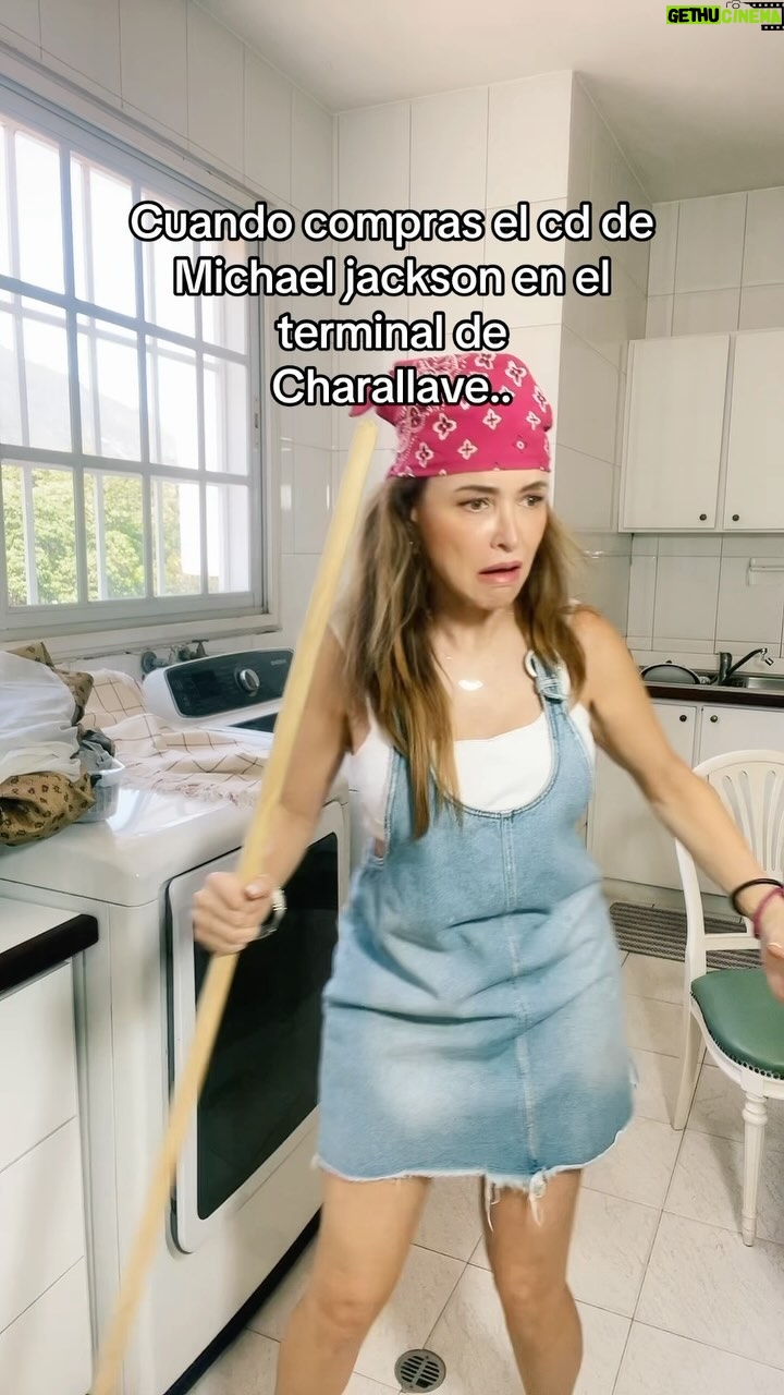 Dora Mazzone - 23.5K Likes - Y además… haces los pasos prohibidos..
💃🏻 🕺
Un poco de humor para antes de dormir 😴
Sígueme en #TIKT0K para más entretenimiento y diversión.. te espero por allá! 👉🏻 📲
Feliz noche mi gente querida que tengan dulces sueños y descanso reparador… hasta mañana! 💤😴🌙😘
Mosca con las compras piratas 😂😂😂😂
Mis zapatos:
@bynice33oficial
#humor #doramazzone #rietecondora #sonrieantesdedormir