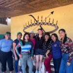 Dora Mazzone Instagram - Celebrando con las mujeres de Canaima 🇻🇪 Siempre que vengo a Canaima me sorprendo.. còmo ha crecido esta comunidad y como sigue avanzando el proyecto de desarrollo turístico en toda la localidad! 🇻🇪🫶 Canaima tiene escuelas, instituciones, centros culturales y hasta la Sinfónica Canaima @sinfonica.canaima están construyendo su sede! 🇻🇪 Hoy decidimos salir en moto para conocer un poco más de la comunidad y para saludar a estas hermosas mujeres que se encargan de que todo esté en orden y de preservar su cultura ! ¡Son admirables! Vayan a mis historias 🏃 Por allá les cuento más de Canaima 🇻🇪 #doralaexploradora #canaima #venezuela