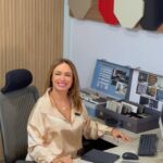 Dora Mazzone Instagram - Descubre nuestra exclusiva Línea Supramat: nuestro tablero Súper Mate con los colores tendencia más solicitados de 2024. ⭐️⭐️⭐️⭐️⭐️ Su suavidad al tacto, resistencia a huellas y rayados lo hacen ideal para proyectos duraderos. 👍🏻 Fabricado con el mejor MDF 🪵de alta densidad, garantiza calidad y durabilidad para toda la vida. No pierdas la oportunidad de remodelar tus espacios cómo Dora! 😊 #Decoración2024 #Supramat #DiseñoDeInteriores #CarpinteríaVenezuela #RemodelaciónVenezuela #ArquitecturaVzla #DecoraciónVenezuela #DiseñoDeInterioresVzla #MueblesHechosEnVenezuela #ConstrucciónVenezolana #EstiloVenezolano #ProyectosArquitectónicos #InteriorismoVenezuela #laminadosalterdeco #alterdeco