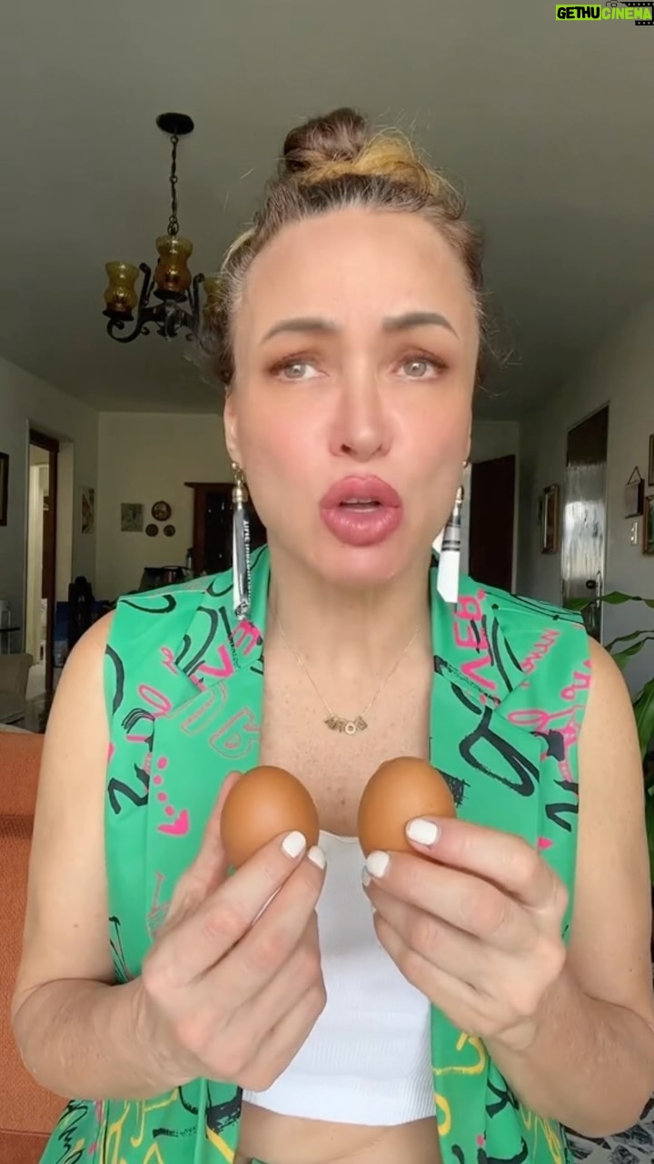 Dora Mazzone Instagram - Comprar huevos en Venezuela 🆚 comprar huevos en otras partes del mundo… #diferenciasysemejanzas 😂😂😂😂😅 Un poco de humor para antes de dormir 😴 Sígueme en #TlKT0K para más entretenimiento, ocurrencias y diversión para antes de dormir… Te espero en mi otra plataforma digital! 📲 Buenas noches mi gente querida que tengan dulces sueños y descanso reparador… Hasta mañana!… 💤😘 #buenas noches. #Humor #sonríeantesdedormir #doramazzone