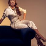 Dora Mazzone Instagram – NEW PICS..✨✨ 📸 
#cámaraacción 

Me gusta cuando estoy en mi elemento! Me gusta cuando puedo jugar a transformarme en personajes que ya habitan en mí desde que hago teatro 🎭 cine 🎬 y televisión 📺…
Y cuando consigo un excelente profesional de la fotografía que logra captar esencias y emociones… la combinación es perfecta!

Debemos renovar book de fotos cada cierto tiempo.. más que “por no perder vigencia” creo que por ir viendo mi propia evolución.. cuando hayan pasado los años!

Uno quiere verse bonito siempre… o con gracia.. depende del caso y la época 😁😄

A este fotógrafo me lo presentó @danielespinozamanager .. resulta que ya le había hecho unas buenas fotos a otros compañeros y me encantó!

Ojo artístico, tacto, delicadeza, pasión.. descubre en cada quien, su esencia y la explota!

@luigipatti es su nombre.

Lo recomiendo!
Lo demás está en las fotos!

Cuál te gustò más?

Vestuario:
@melissabambusi 

Maquillaje:
@luisitomakeup 

Estilismo:
@radames_sosa 

Producción:
@ainoafotopro 
@eparonell 

Manager:
@danielespinozamanager