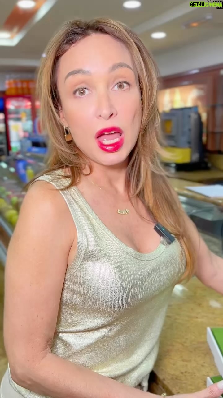 Dora Mazzone Instagram - Si no me comprenden es porque aún no son clientes de Pan Cumbres 🤷🏻♀️ Vengan y prueben ustedes mismos sus deliciosos almuerzos, pizzas, pasapalos, dulces, tortas y mucho más. No se vayan sin tomarse un ☕ bien sabroso 😉 En el Centro Comercial Cumbres de Curumo. Caracas 🇻🇪 @pancumbres