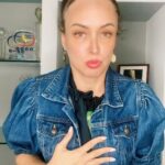 Dora Mazzone Instagram – Así somos…. 😅😅😅

Un poco de broma para antes de dormir 😴 

La voz del comediante venezolano @elgeorgeharris 

Sígueme en #TlKT0K para más entretenimiento y diversión .. te espero por allá!

Buenas noches mi gente hermosa que tengan dulces sueños y descanso reparador …hasta mañana! 😘🤞🤩 💤