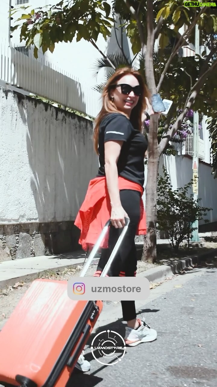 Dora Mazzone Instagram - Lo veo y lo quiero 🛜 📲 Y haré lo que sea para conseguirlo… porque soy una b4d bitch 😎 ¿Estás cansado de que tu internet falle cuando más lo necesitas? ¿Quieres tener conexión en cualquier lugar y momento? ¡Conoce UZMOSTORE, el internet portátil que te da libertad y seguridad! - Con @UZMOSTORE Obviamente siempre tienes señal, sin importar dónde estés. - Obviamente no necesitas cables ni instalación, solo enciende y navega al instante. - Puedes elegir el plan que más se adapte a tus necesidades: portátil de bolsillo o de hogar. - Disfruta de internet en toda Venezuela ¿Qué esperas para unirte a la familia @UZMOSTORE Pide el tuyo ahora mismo y aprovecha hasta un 20% de descuento en el mes de la mujer, porque UZMO es con M de mujer. 👩💋 🛵DELIVERY GRÁTIS EN TODA CARACAS 🚚 ENVIOS A TODO EL PAÍS POR COMPAÑIA DE ENCOMIENDAS. 🤳🏻: 584127745886 📧uzmostore.ve@gmail.com #internetenvenezuela #internetportatil #wifiportatil #internet #internetencaracas #sininternetenmicasa @Uzmostore #proveedoresdeinternet #venezuela🇻🇪⭐️⭐️⭐️⭐️⭐️⭐️⭐️ #conectividad #internethogarvenezuela #internetbandaancha #uzmostore
