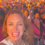 Dora Mazzone Instagram – La sorpresa de la noche en el concierto de @karolg 🎬
Ella siempre sorprende al público con unos invitados espectaculares y amados por toda Venezuela!  @servandoprimera @servandoyflorentino @florentinoprimera 

👏🏻👏🏻👏🏻👏🏻👏🏻👏🏻

Tremendo concierto! 
No pudimos hacer live porque NO había señal! Lamentablemte NO había señal!

Pero les estaremos mostrando más del concierto en mis historias!

Excelente concierto! Bravo!!!
