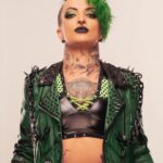 Dori Prange Instagram – 💚🖤