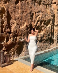 Dorra Instagram - Sometimes you just need to believe in yourself 🤍🙏 #alula