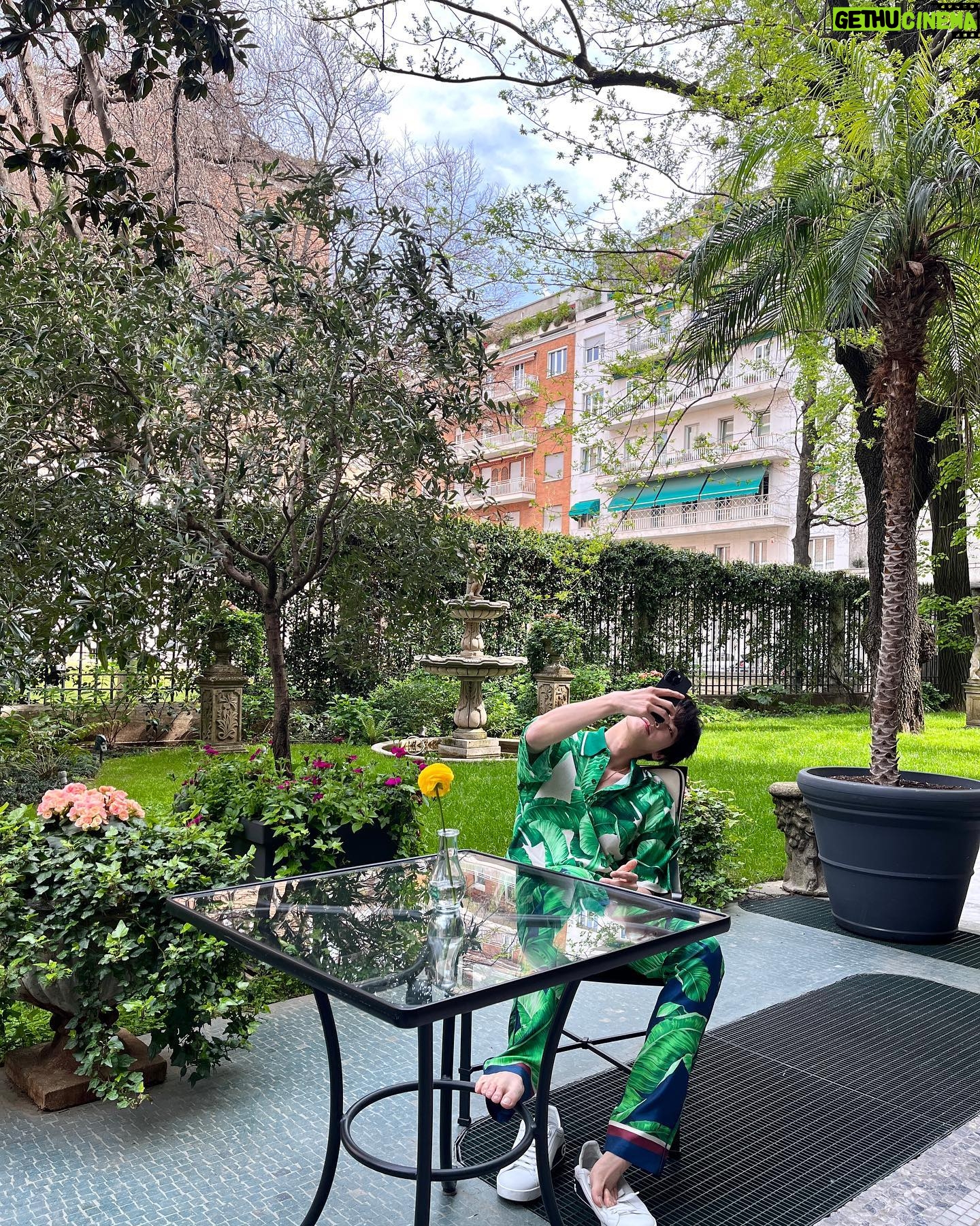 Doyoung Instagram - 🍀☘️@dolcegabbana #dolcegabbana #돌체앤가바나