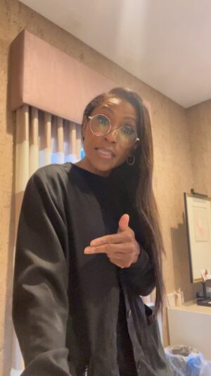 Dr. Jackie Walters Berry Instagram - #mondaymotivation for all my vaginas out here that get nervous when they see a discharge. It’s OK. #drjackie #drjackiewalters #married2med #bravo #marriedtomedicine #doctors #obgyn #reel #viral #womenshealth