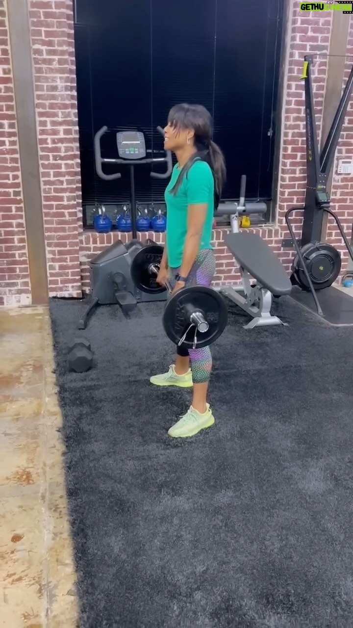 Dr. Jackie Walters Berry Instagram - This is your Monday reminder that you can handle whatever this week throws at you! #monday #motivation #drjackie #healthyliving #workoutoftheday #bravo #married2med