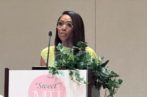 Dr. Jackie Walters Berry Instagram - It was so much honor to share my heart and to have been the keynote speaker for the Fall ‘23 finest @19sweetmupi79 Alpha Kappa Alpha Sorority, Incorporated; to have met @angelinajolie, the international president for @alphaphialpha, shake hands with some amazing sorors and hug others again. So proud to welcome these intelligent, articulate and amazing 50 new sorors!  #drjackie #alphakappaalpha #alphaphialpha🤙🏾