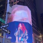 Dua Lipa Instagram - RADICAL OPTIMISM POP UP IN TIMES SQUARE LAST NIGHT 💙🌀 thank youuuu for braving the rain and cold with me!! New York you have my heart!!!!! @americanexpress