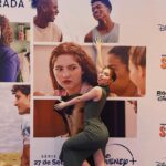 Duda Matte Instagram - Tudo que é bom merece bis, né? 😅 Pois então, dia 27 de setembro lançamos a SEGUNDA temporada dessa série que eu tanto amo 💙 Eu sempre deixo muito claro que "Tudo Igual, SQN" foi a realização de um sonho que eu nem sabia que tinha. Participar da primeira produção brasileira do papai Mickey para o streaming Disney me deu um gás como artista que nunca saberei colocar em palavras. É só amor, amor e amor 💙 @disneyplusbr #TudoIgualSQN 😻