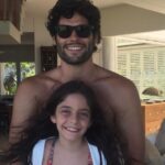 Dudu Azevedo Instagram – Aniversario da Manu ❤️
A vida me deu esse  presente, Manuzinha.
Espero caminhar do seu lado pro resto da vida e espero ter muito, muito a oferecer sempre!
Te amo @manumscott