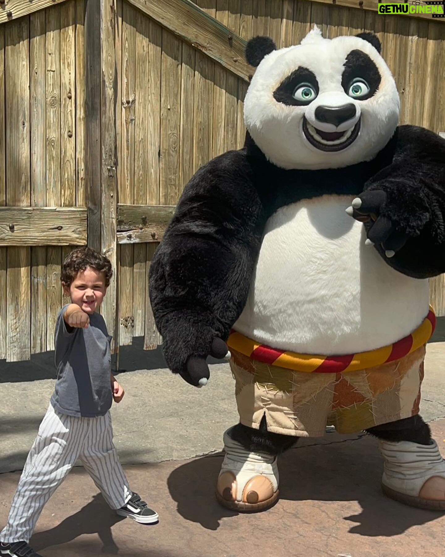 Dudu Azevedo Instagram - Feliz Dia das Crianças! Respeito, amor, carinho e todas as melhores coisas para elas! Feliz Dia das Crianças, meu filho! Pelos seus olhos vejo uma vida melhor todos os dias, obrigado por isso! ❤️