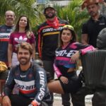 Dudu Azevedo Instagram - Hoje eu vou compartilhar essa lembrança que deixou um gosto de quero mais, com toda a certeza! A convite da @canamoffroadbrasil , @sertoes , @klebinhotinoco , @ticocardoso percorremos por cinco dias os interiores mais lindos do Nordeste brasileiro. Pilotar um UTV pelas estradas de chão nas paisagens deslumbrantes daquela região foi inesquecível! Galera sensacional, que carrego no coração e muitas lembranças boas! Vou voltar com certeza pra pilotar em muitos trechos desse rally!! Bora??