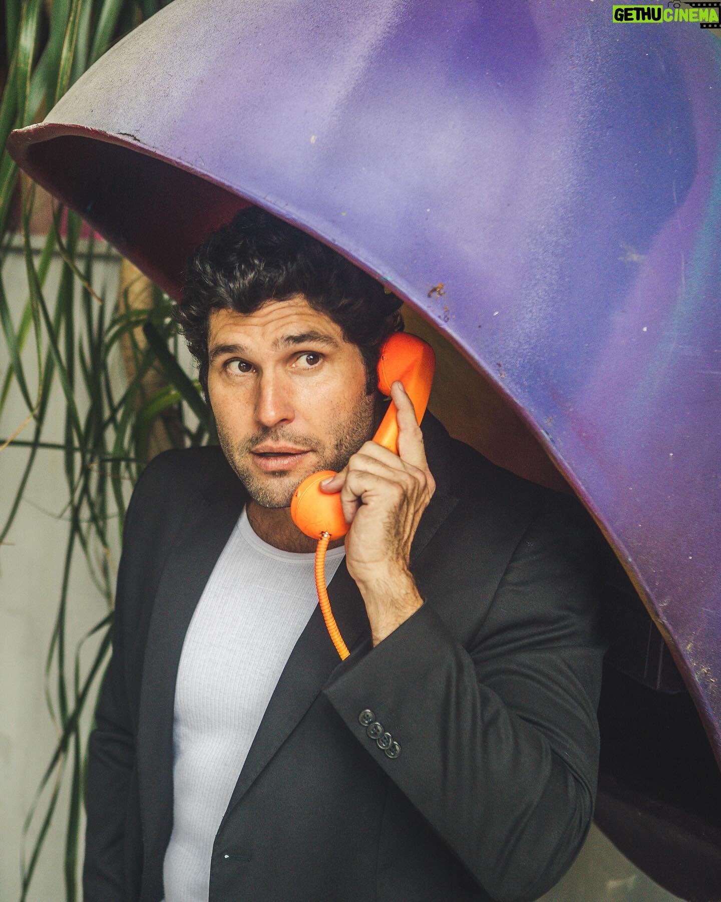 Dudu Azevedo Instagram - To ligando pra avisar que vou comemorar meu aniversário com um grande encontro no Teatro Solar de Botafogo, Dia 25 de Novembro. Meus amigos e pessoas queridas vão dividir essa alegria comigo nesse dia especial. 25 de novembro, 20 horas na Rua General Polidoro 180, Botafogo, Rio de Janeiro. Link para ingressos no Stories!