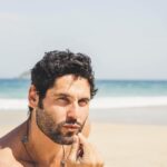 Dudu Azevedo Instagram - Tirar um pouco do tempo pra fazer coisas que fazem bem pra cabeça, pro corpo e pra alma. Todo mundo tá na correria, mas é fundamental esse autocuidado. Tem que ir a luta, tem que trabalhar, pagar as contas, cumprir com as responsabilidades, mas tem que saber também o que descomprime, o que traz satisfação, alegrias simples, pequenos, médios e grandes prazeres. Produz, se diverte e descansa. Não precisa ser todo dia, não tem regra, mas pode ser meta. A felicidade é uma ferramenta poderosa! Fotos do Teo @teocurysimoes