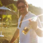 Dudu Azevedo Instagram - Pensa num rolé! Fim de semana inesquecível com a galera certa, no lugar certo! @coronabrasil e @ibitiprojeto , foi demais! Muito obrigado!