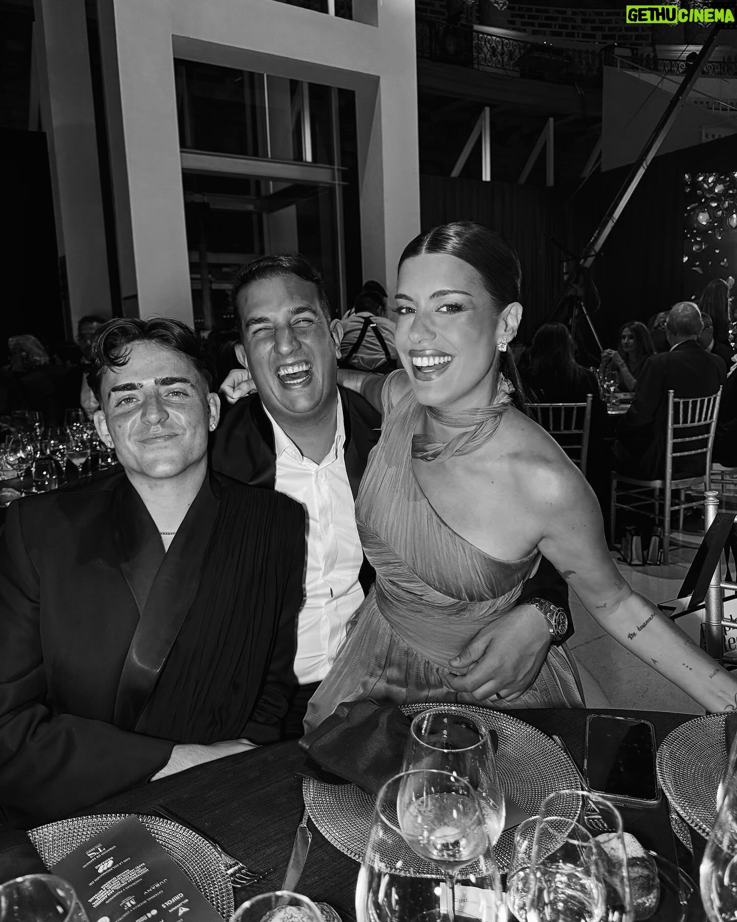 Dulceida Instagram - noche solidaria 🌹 @peopleinredgala @fundaciolluita 🌹todo al verde con vestido precioso de @clarocouture 🧚🏼♂️
