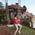 Dulceida Instagram - momento perfecto para recordar algunos de mis viajes favoritos 🥹🫶🏼 porque @efespana cumple 50 años y están sorteando 50 cursos de idioma en el extranjero, MUY HEAVY 😱😱! Nosotras hemos estado con ellos aprendiendo inglés y descubriendo mundo en Australia, Hawaii, Cape Town y Vancouver y de verdad, de las mejores experiencias de nuestras vidas! Tenéis toda la info del sorteo en su perfil y en mis stories el link directo! Mucha suerte 🍀 #50aniversarioEF #EFdaily *ad