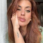 Dulceida Instagram – holi, como estos días no estoy teniendo mucho tiempo, os dejo unas selfies chuleando de pelo 🔥 cuando me he quitado el recogido después de grabar, el ataque de besos a Alba, una foto que he encontrado en el ordenador de 2016 😱 y algunas que tenía en el carrete de esta semana loca ✨