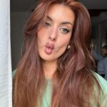 Dulceida Instagram - holi, como estos días no estoy teniendo mucho tiempo, os dejo unas selfies chuleando de pelo 🔥 cuando me he quitado el recogido después de grabar, el ataque de besos a Alba, una foto que he encontrado en el ordenador de 2016 😱 y algunas que tenía en el carrete de esta semana loca ✨