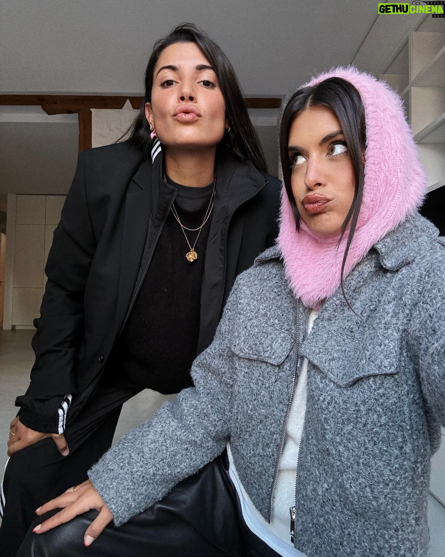 Dulceida Instagram - nuestras primeras fotos en nuestro nuevo nidito de amor 🫶🏼 ganas de enseñároslo cuando lo tengamos todo bonico ✨