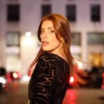 Dulceida Instagram - todo al negro para @roberto_cavalli 🖤 y lo enamorada que estoy de mi pelo 🔥