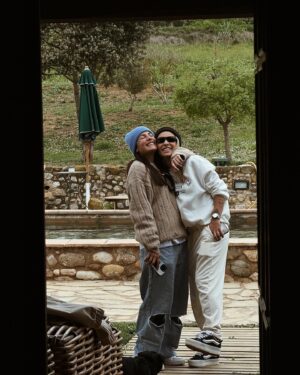 Dulceida Instagram - semana santa ✨🌷☁️🍀🤸🏼‍♀️🫶🏼

1. amando el marrón 🪵
2. es que me la zampo 🐸
3. parte del grupo vitamina ✨
4. los más guapos del mundo 🐶
5. chulita 🐭
6. hermanas 🤍
7. enamorada del coche 🤸🏼‍♀️
8. paparazziiiiu 🫠
9. con DULCEOK tenéis descuento en okmobility 🫰🏻
10. el peinado más moni que me ha quedado 🧚🏻‍♀️