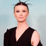 Dylan Mulvaney Instagram - Went for alien cowgirl and it fit the movie perfectly !!! 🌵👽 📸 @gettyimages @taylorehill Premiere of @asteroidcity Styled by @ander__scott at @stellamccartney Hair @whoiszenobia Makeup @facesbydanii
