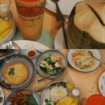 林莎 Instagram - 穿著短袖，喝著泰奶 椰子水與芒果糯米飯已經連續簽到六天 🤤🌴 如果有個地方讓內心快樂又幸福，可以為它停留嗎～～
