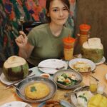 林莎 Instagram - 穿著短袖，喝著泰奶 椰子水與芒果糯米飯已經連續簽到六天 🤤🌴 如果有個地方讓內心快樂又幸福，可以為它停留嗎～～