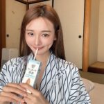 林莎 Instagram - 歐嗨唷 ʕ•ᴥ•ʔ 南部外景收工後，馬上把夏天的衣服換成冬天 迅速打包上飛機！！ 跟著食尚玩家來福島出任務哩 🇯🇵 好開心可以再次來到福島， 還在飛機上看見了富士山🗻 良かった～～╰(*´︶`*)╯♡