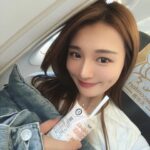 林莎 Instagram - 歐嗨唷 ʕ•ᴥ•ʔ 南部外景收工後，馬上把夏天的衣服換成冬天 迅速打包上飛機！！ 跟著食尚玩家來福島出任務哩 🇯🇵 好開心可以再次來到福島， 還在飛機上看見了富士山🗻 良かった～～╰(*´︶`*)╯♡