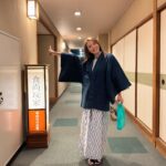 林莎 Instagram - 歐嗨唷 ʕ•ᴥ•ʔ 南部外景收工後，馬上把夏天的衣服換成冬天 迅速打包上飛機！！ 跟著食尚玩家來福島出任務哩 🇯🇵 好開心可以再次來到福島， 還在飛機上看見了富士山🗻 良かった～～╰(*´︶`*)╯♡