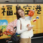 林莎 Instagram - 歐嗨唷 ʕ•ᴥ•ʔ 南部外景收工後，馬上把夏天的衣服換成冬天 迅速打包上飛機！！ 跟著食尚玩家來福島出任務哩 🇯🇵 好開心可以再次來到福島， 還在飛機上看見了富士山🗻 良かった～～╰(*´︶`*)╯♡