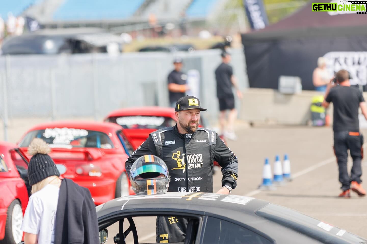 Ebanie Bridges Instagram - @wecrewsade live action put on a SHOW at @gassedontrack! Was such an atmosphere and some crazy people sending it 🏎️ some candids of everyone having a mega time!