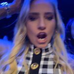 Ebanie Bridges Instagram - Always a good night when I’m out with @jasmina.zapotoczna what a great night of boxing!! 😍❤️🥊🥊 #Boxing #Matchroom #DAZN #BlondeBomber #EbanieBridges