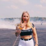 Ebanie Bridges Instagram - Drifts, tits and welded diffs 😝😝 we taking over with @forgedirishstout 🖤🤍🔥💨💨💨 #Drifting #Crewsade #ForgedIrishStout #Burnouts #GassedOnTrack #Cars