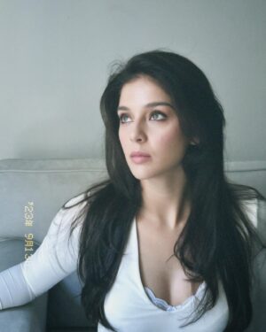 Ecem Çalhan Instagram - gunes yok