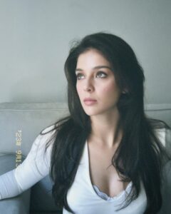 Ecem Çalhan Instagram - gunes yok