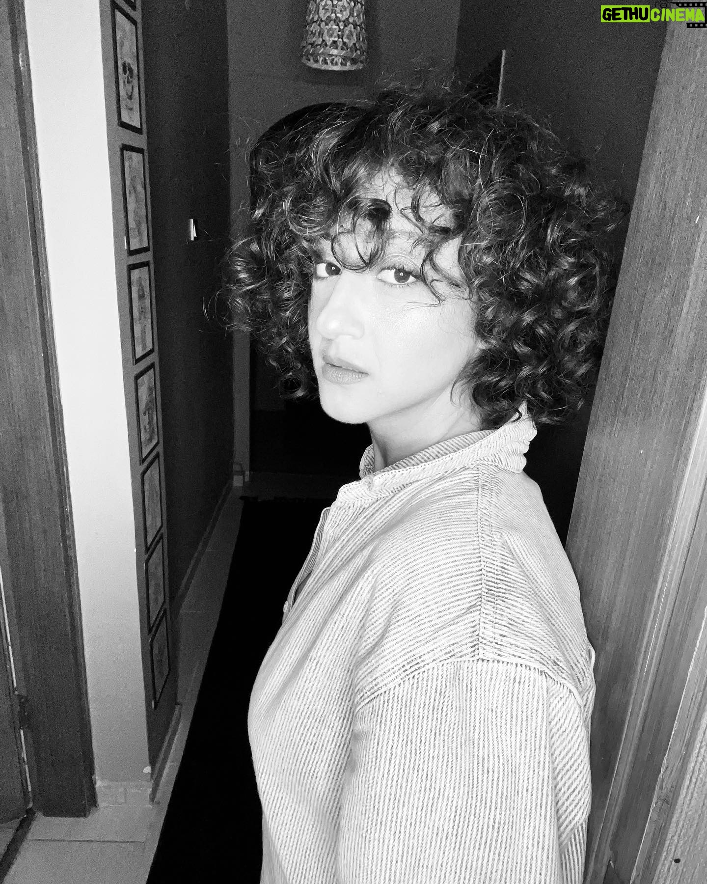 Ecem Erkek Instagram - Saçım makyajım bozulmadan geceden kaçabildim :) teşekkür ederim bebekler @kerimezeyneloglu @lezginselimoglu @hkdifference